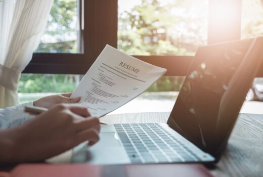 What Should Appear on a Lawyer’s Resume?